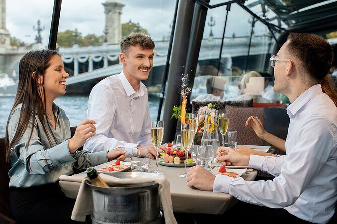 Bateaux Parisiens Seine River Gourmet Lunch & Sightseeing Cruise - Service Levels, Window Seats, and Wine Choices (What to Pick)