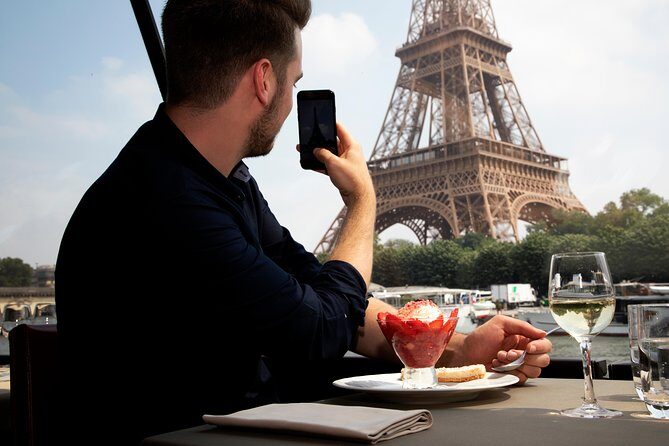Bateaux Parisiens Seine River Gourmet Lunch & Sightseeing Cruise - The Seine Route: Eiffel Tower, Notre-Dame Views, Museums, and the Bridges Between