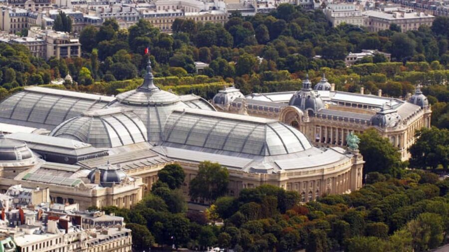 Classical and Monumental Paris Tour along the Seine River - L’Assemblée Nationale: Where Monarchy and Republic Collide in Real Time