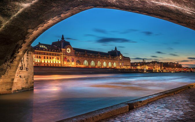 Eiffel Tower Dinner Experience and Sightseeing Seine River Cruise - Who should book this Eiffel Tower dinner and Seine cruise?