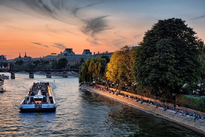 Eiffel Tower Summit Floor Entry & Illuminations Seine Cruise - What You’ll See Along the Water: Louvre, Pont Neuf, and a Gothic Cathedral
