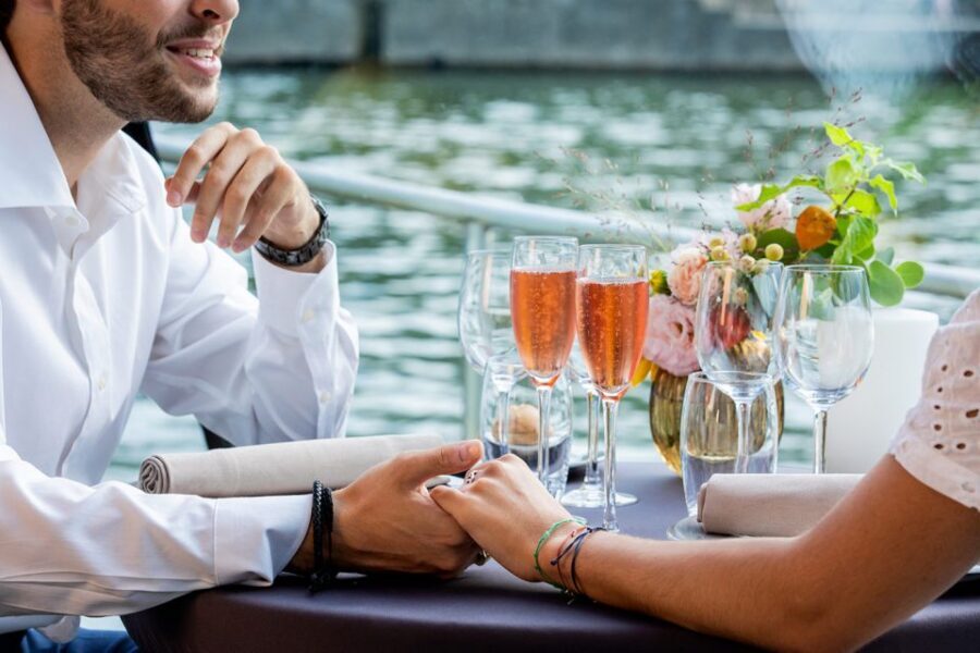 Paris: 3-Course-Dinner Cruise with Wine on the Seine River - Who Should Book This Cruise (and Who Should Rethink It)