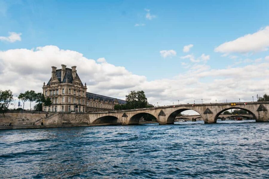 Paris : 3-Course Gourmet Dinner Cruise on Seine River - The 3-course meal: what’s included, what costs extra, and what to order