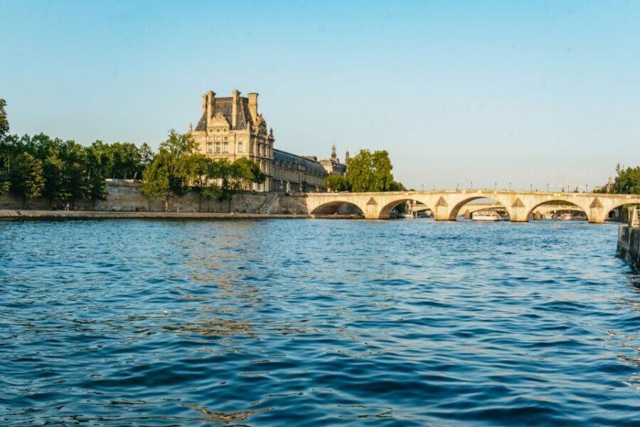 Paris : 3-Course Gourmet Dinner Cruise on Seine River - The route from Ile de la Cité to Eiffel Tower: what you’ll actually see