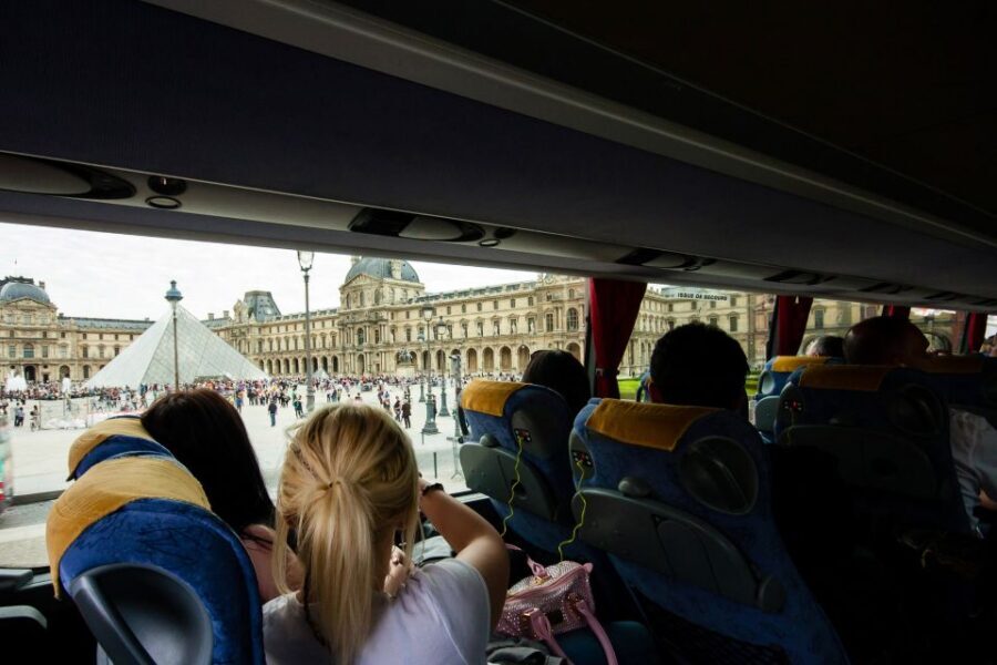 Paris: Audio-Guided Bus Tour & Seine River Cruise - Language and host coverage: what you can expect from the audio system