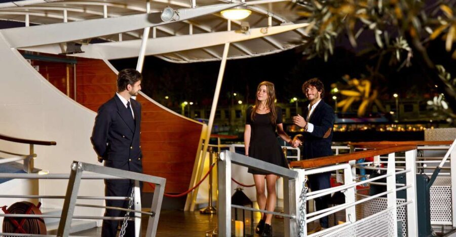 Paris: Bastille Day Dinner Cruise on the Seine River - Getting to the boat near Musée d’Orsay (and avoiding the common mix-up)