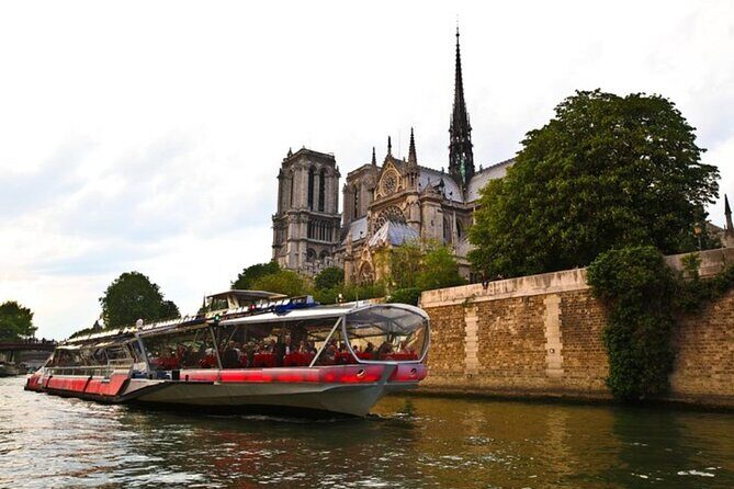 Paris Bateaux Mouches Special Bastille Day Dinner Cruise - Live music plus dinner service: how to make it enjoyable