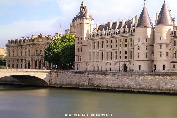 Paris by Night 2-hour Private Tour with Scenic Seine River Cruise - The Seine cruise hour: Eiffel Tower views from the water