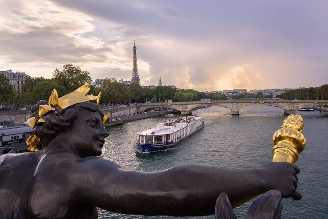 Paris Capitaine Fracasse 3 Course Seine River Dinner Cruise - Food Details: The Trilogy Starter, Two Main Courses, and Desserts
