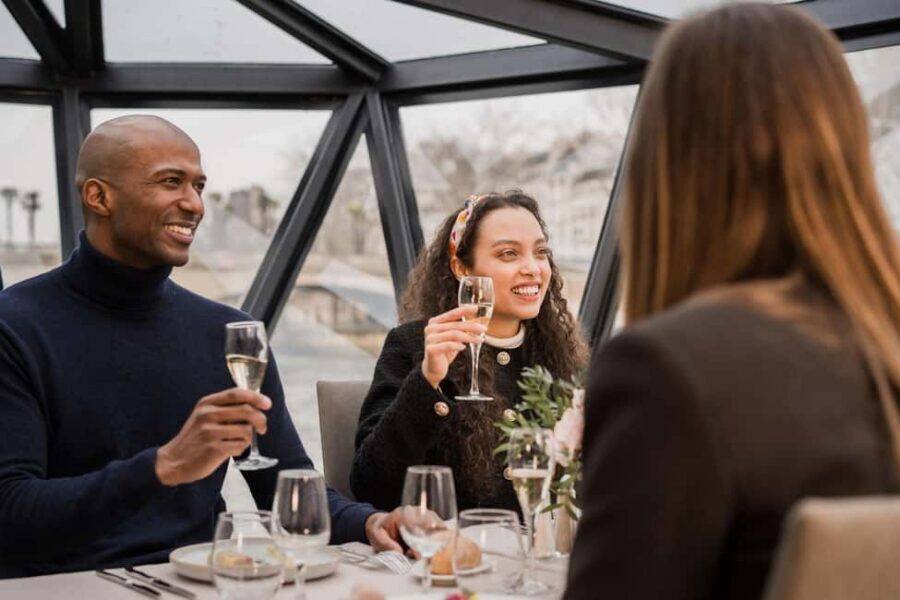 Paris : Christmas Special Lunch Cruise on the Seine River - Christmas Lunch on the Seine: Why This 2-Hour Cruise Works