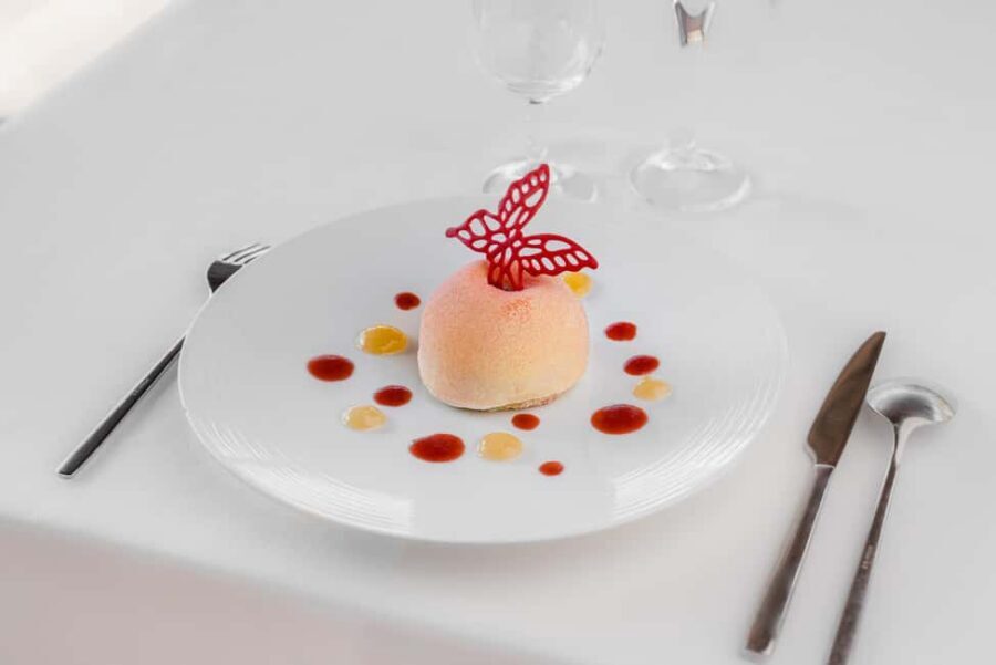 Paris : Christmas Special Lunch Cruise on the Seine River - Price and Value: What $147 Buys You on the Seine