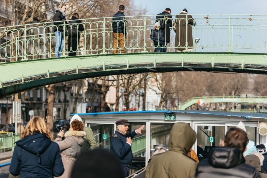 Paris: Cruise on the Saint-Martin Canal and the Seine River - The Seine segment: Île Saint-Louis, Île de la Cité, and classic sights