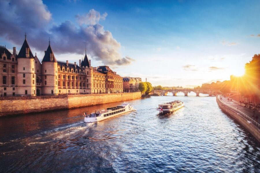 Paris: Disneyland Paris Entry Ticket and Seine River Cruise - Disneyland Park: where the lands actually help you plan