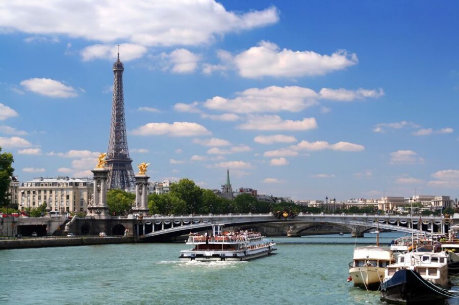 Paris: Eiffel Tower Tour & Seine River Cruise Tour - Getting Oriented Fast: The Meeting Point Away From the Tower