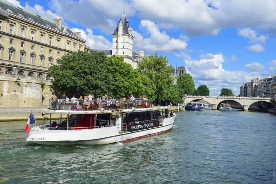 Paris: Eiffel Tower Tour & Seine River Cruise Tour - Switching to the Seine: How the 1-Hour Cruise Complements the Tower