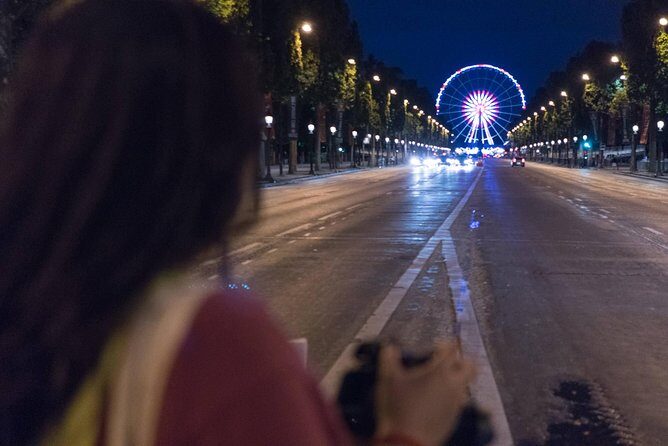 Paris Evening Bike Tour with 1-hour Seine River Cruise - Stop 2: The 1-hour Seine cruise you can actually relax on