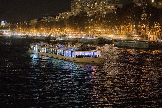 Paris Gourmet Dinner Seine River Cruise with Singer and DJ Set - The gourmet dinner: what’s on the menu and what to expect
