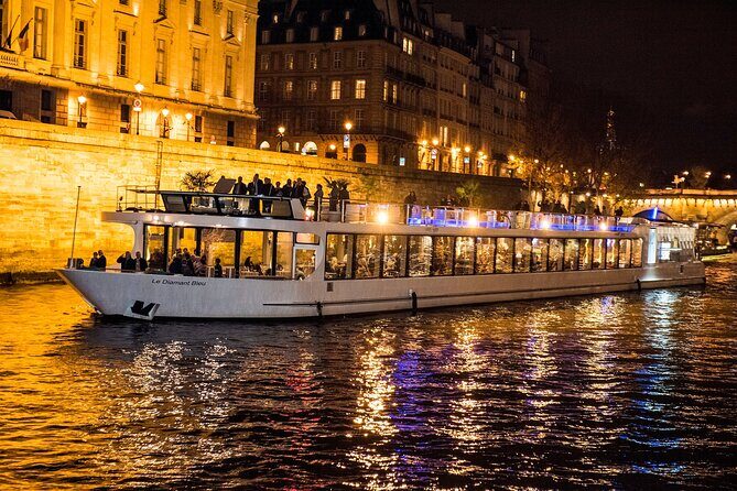 Paris Gourmet Dinner Seine River Cruise with Singer and DJ Set - Where you meet and how to avoid dock confusion