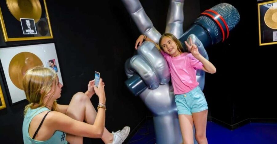 Paris: Grèvin Wax Museum and Seine River Cruise Tickets - A one-day museum-and-cruise plan that actually fits real schedules