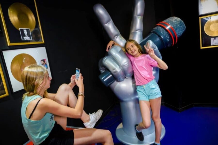 Paris: Grèvin Wax Museum and Seine River Cruise Tickets - From museum to pier: how to keep your Seine cruise from turning stressful