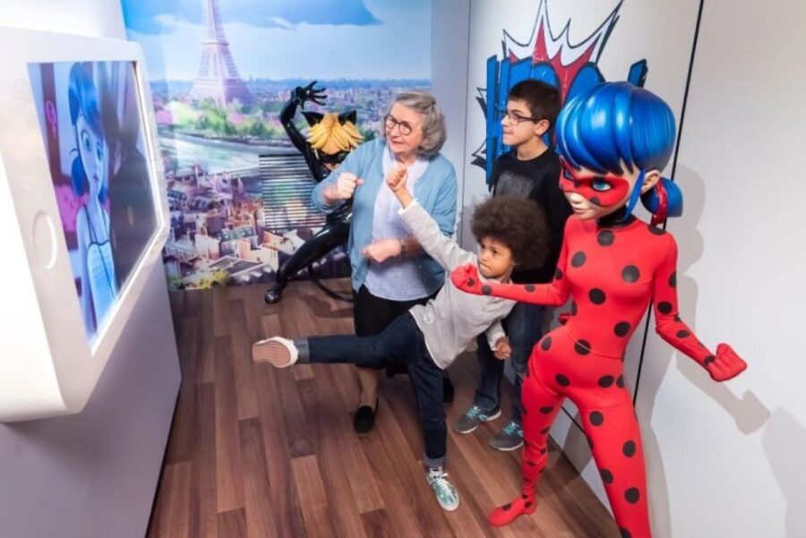 Paris: Grèvin Wax Museum and Seine River Cruise Tickets - Entering Grévin Wax Museum: 200+ personalities in a compact stop