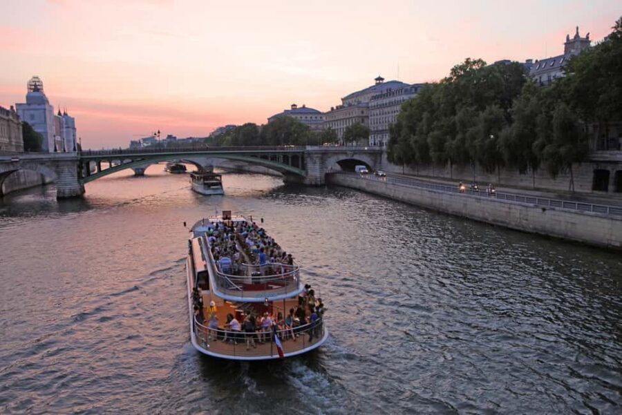 Paris: Hop-on Hop-off Bus Tour & Seine Cruise Bundle Tour - Why this bus-and-Seine combo fits Paris (especially for first timers)