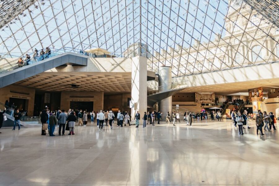 Paris: Louvre Museum Entry Ticket With Host and River Cruise - Timing Your Day: How to Avoid the Two Biggest Time Traps