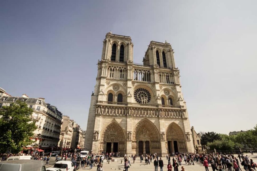 Paris: Notre Dame and Île de la Cité Walking Tour - Hôtel-Dieu and the human side of Île de la Cité