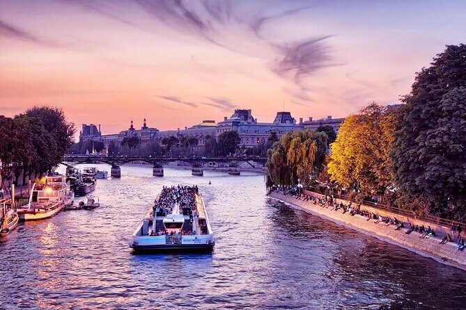 Paris - One Hour Seine River Cruise with Recorded Commentary - Best Timing for Eiffel Tower Night Lights