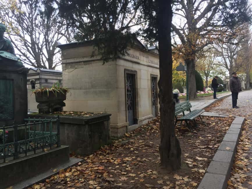 Paris: Père Lachaise Cemetery Visit with Seine River Cruise - Key highlights to know before you go