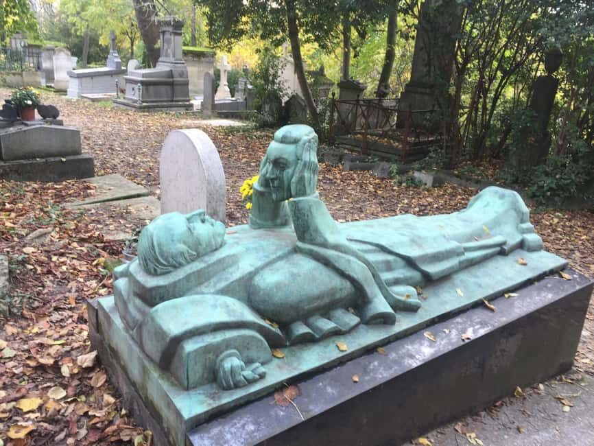 Paris: Père Lachaise Cemetery Visit with Seine River Cruise - Why Père Lachaise + a Seine Cruise Makes Sense in One Day