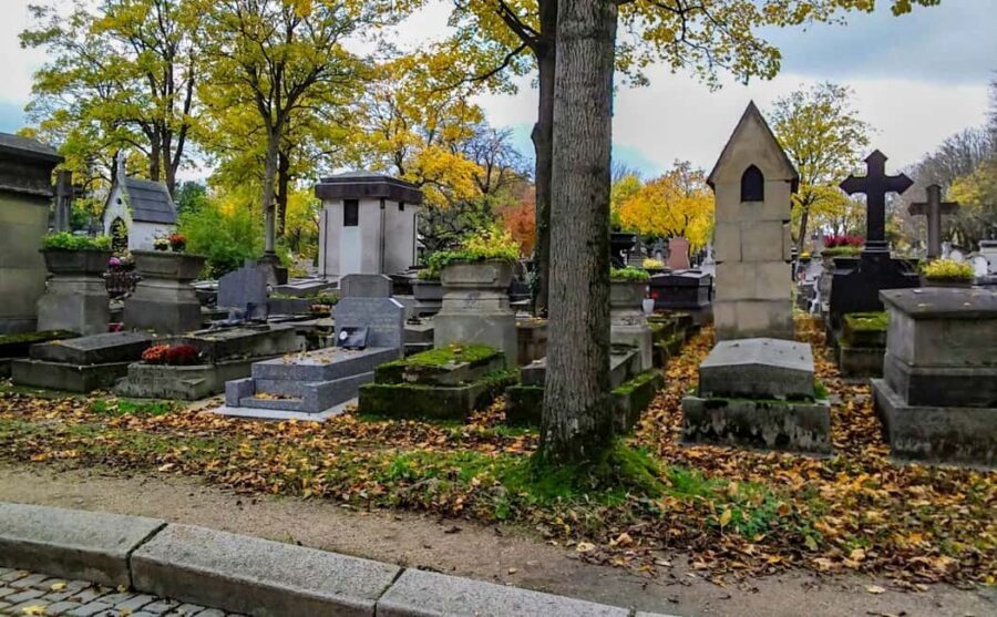 Paris: Père Lachaise Cemetery Visit with Seine River Cruise - Getting Oriented: Hours, Meeting Points, and Timing