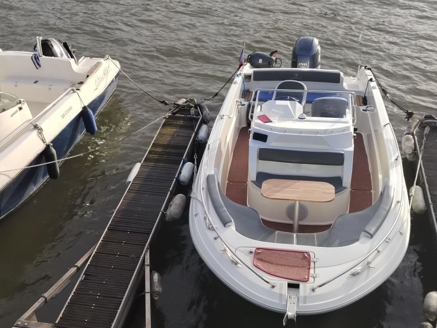 Paris: Private Boat Cruise on Seine River - Meeting point in Suresnes, then a drop-off inside Paris