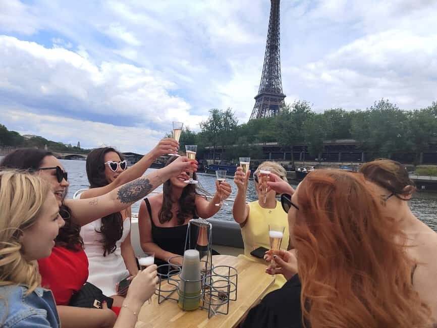 Paris: Private Boat Cruise on Seine River - Your boat and captain setup: what the ride feels like