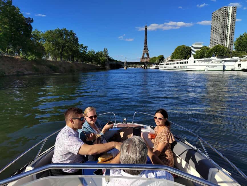 Paris Private Boat Seine River with Captain Guide - Statue of Liberty and the Opening Glide