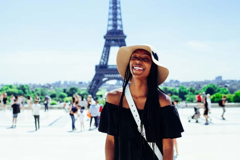 Paris: private city tour with seine river cruise - Entering Paris through the Louvre-Rivoli start point