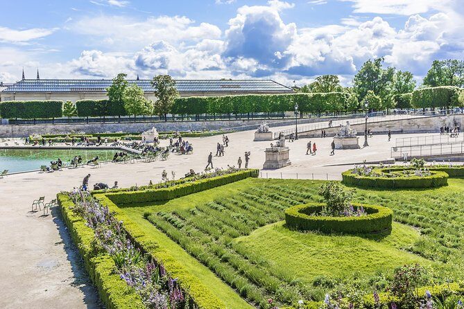 Paris Private Day Tour & Seine Cruise for Kids and Families - The Seine cruise: 60 minutes of calm in the middle of the day