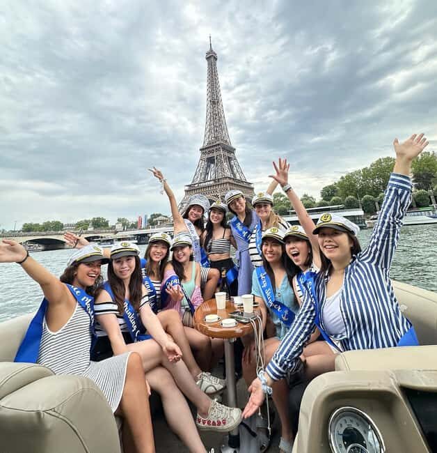 Paris: Private Seine River Cruise - Musée d’Orsay and the Eiffel Tower: the perfect “Paris soundtrack”