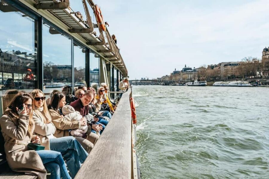 Paris: Seine Cruise and Macaron Tasting by the Eiffel Tower - The Landmarks Glide By: Eiffel Tower, Notre-Dame, Louvre
