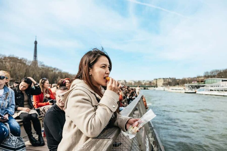 Paris: Seine Cruise and Macaron Tasting by the Eiffel Tower - Logistics That Matter: No Meeting Point, No Outside Food, Bring Tech