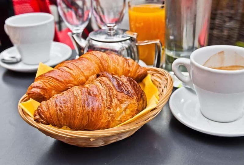 Paris: Seine Cruise with French breakfast near the boats - One-Hour Seine Highlights: Notre-Dame, Louvre, Musée d’Orsay, and the Bridges