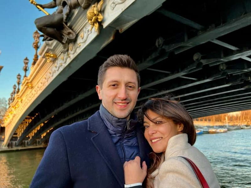 Paris: Seine Cruise with French breakfast near the boats - How the Audio Guide Works (Wi‑Fi App vs Wired System)