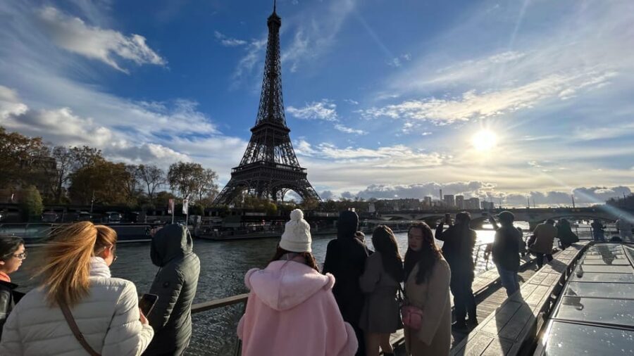 Paris: Seine River Cruise and 3-course Bistro Lunch - Price and what you’re actually buying for $69