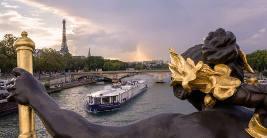 Paris: Seine River Cruise & Brunch - The 90-minute route: Eiffel Tower to Louvre in one pass