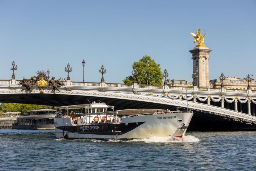 Paris: Seine River Cruise with a Live Guide - Place de la Concorde and Grand Palais Pass-By Photos