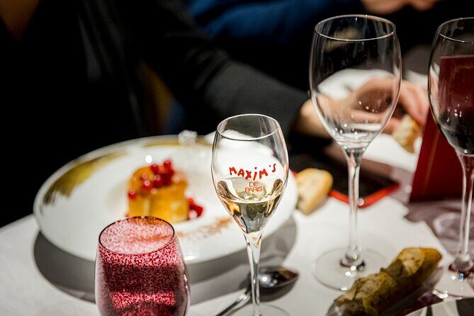Paris Seine River Dinner Cruise by Maxim's with Champagne & Music - Seating, window tables, and what that means for photos