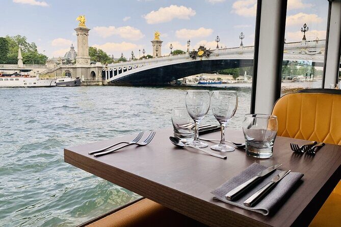 Paris Seine River dinner cruise from Alexandre III bridge - Key Highlights to Know Before You Go
