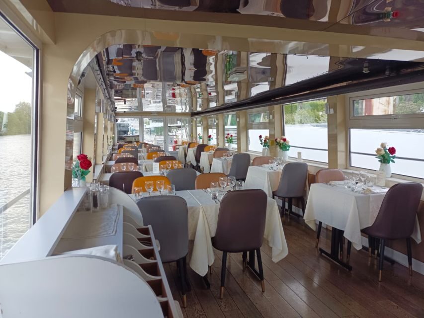 Paris : Seine River Lunch cruise from Eiffel Tower - 2 hours, big landmarks: what you’ll see along the Seine