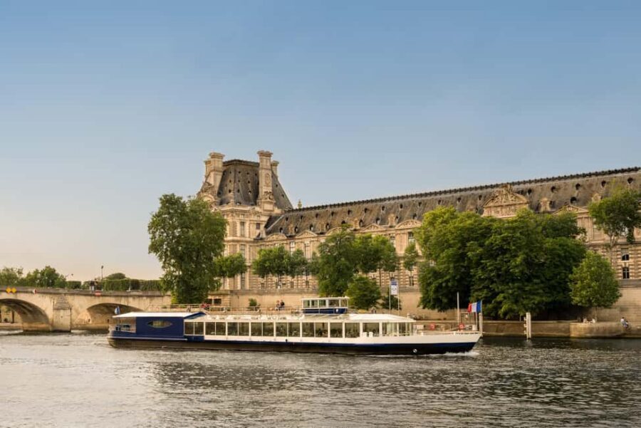 Paris: Seine River Panoramic Views Dinner Cruise - Where You Need to Stand: Pont de Bir-Hakeim Meeting Point Made Simple