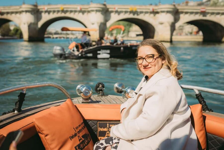 Paris: Seine River Private Cruise - Food, drinks, and Bluetooth music: make it yours